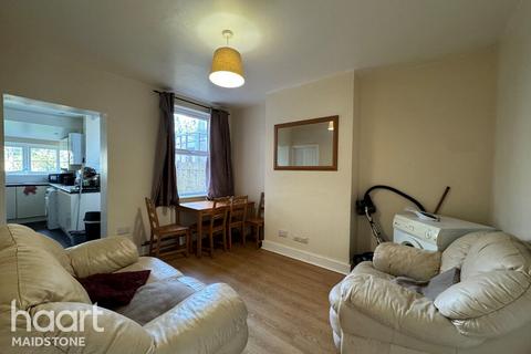 4 bedroom end of terrace house for sale, Tonbridge Road, Maidstone