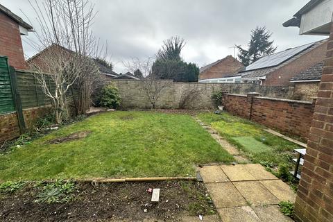 60 Lemon Grove, Whitehill, Bordon, GU35 9BE