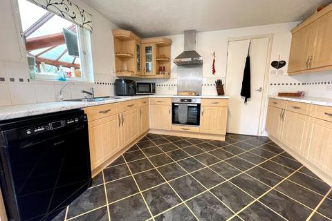 3 bedroom semi-detached house for sale, Chestnut Close, Rendlesham, Woodbridge