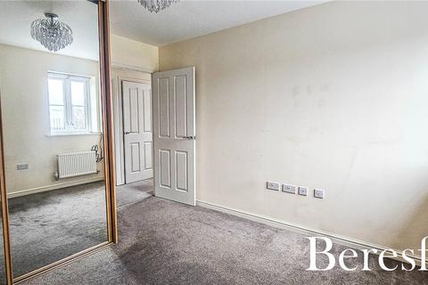 1 Sudbury Close, Romford, RM3 9FL