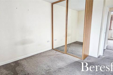 1 Sudbury Close, Romford, RM3 9FL
