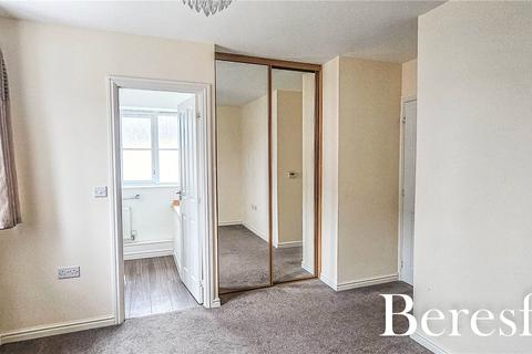 1 Sudbury Close, Romford, RM3 9FL