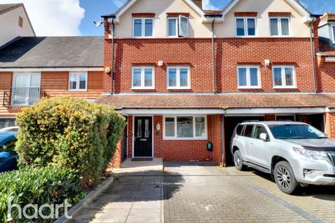 4 bedroom townhouse for sale, Monarch Drive, Hayes