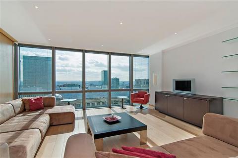 2 bedroom flat to rent, No. 1 West India Quay, Hertsmere Road, London, E14