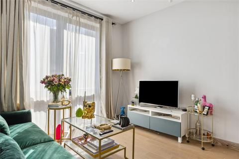 1 bedroom apartment for sale, Drapers Yard, London, SW18