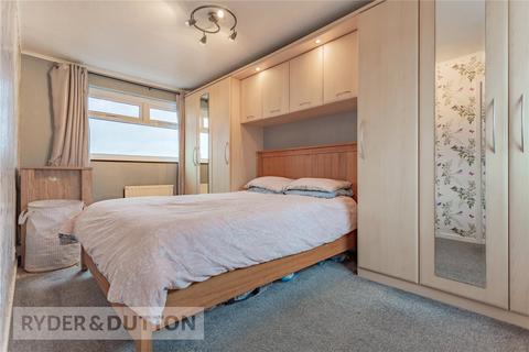 1 Den Hill Drive, Springhead, Oldham, OL4 4NR