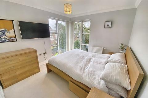 2 bedroom flat for sale, Ferndown