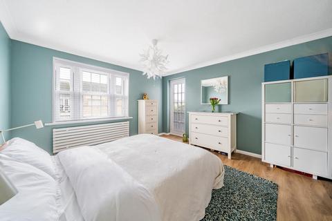 115 Cedar Terrace, Richmond, TW9 2BY