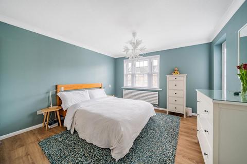 115 Cedar Terrace, Richmond, TW9 2BY