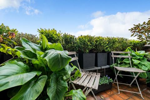 115 Cedar Terrace, Richmond, TW9 2BY