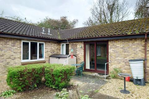 2 bedroom terraced bungalow for sale, Kimbolton Court, Peterborough PE1