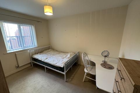 2 bedroom maisonette for sale, Royal Drive, Bordon GU35