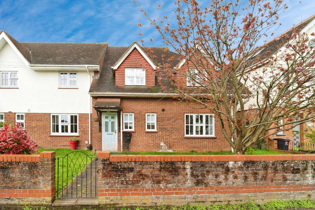 Ashingdon Road Rochford Ss4 4 Bed Semi Detached House For Sale £375 000