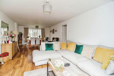 36a Ashingdon Road, Rochford, SS4 1NJ