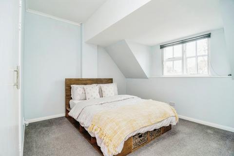 36a Ashingdon Road, Rochford, SS4 1NJ