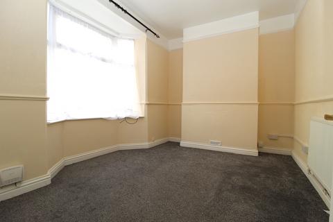 2 bedroom terraced house to rent, West Park Grove, Granville Street, Hull HU3