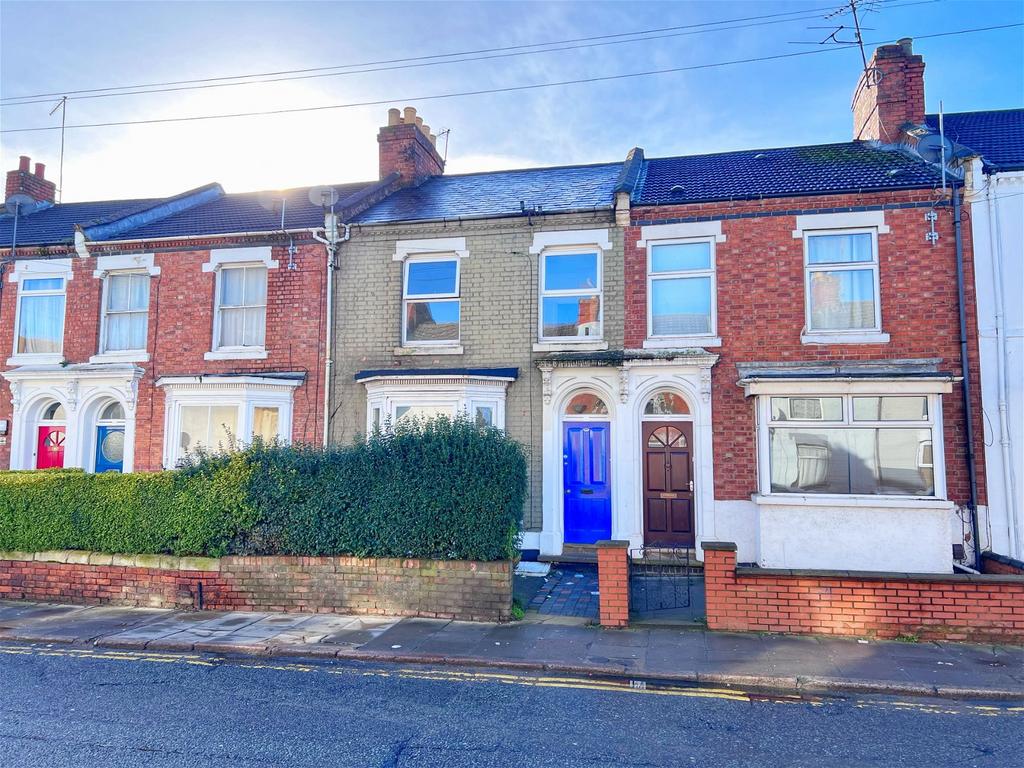 Clare Street, Northampton NN1 3 bed terraced house for sale £249,999