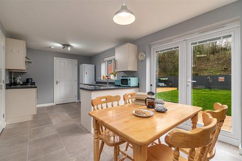 15 Centenary Way, Raunds, Wellingborough, NN9 6UL