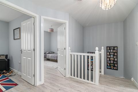 15 Centenary Way, Raunds, Wellingborough, NN9 6UL