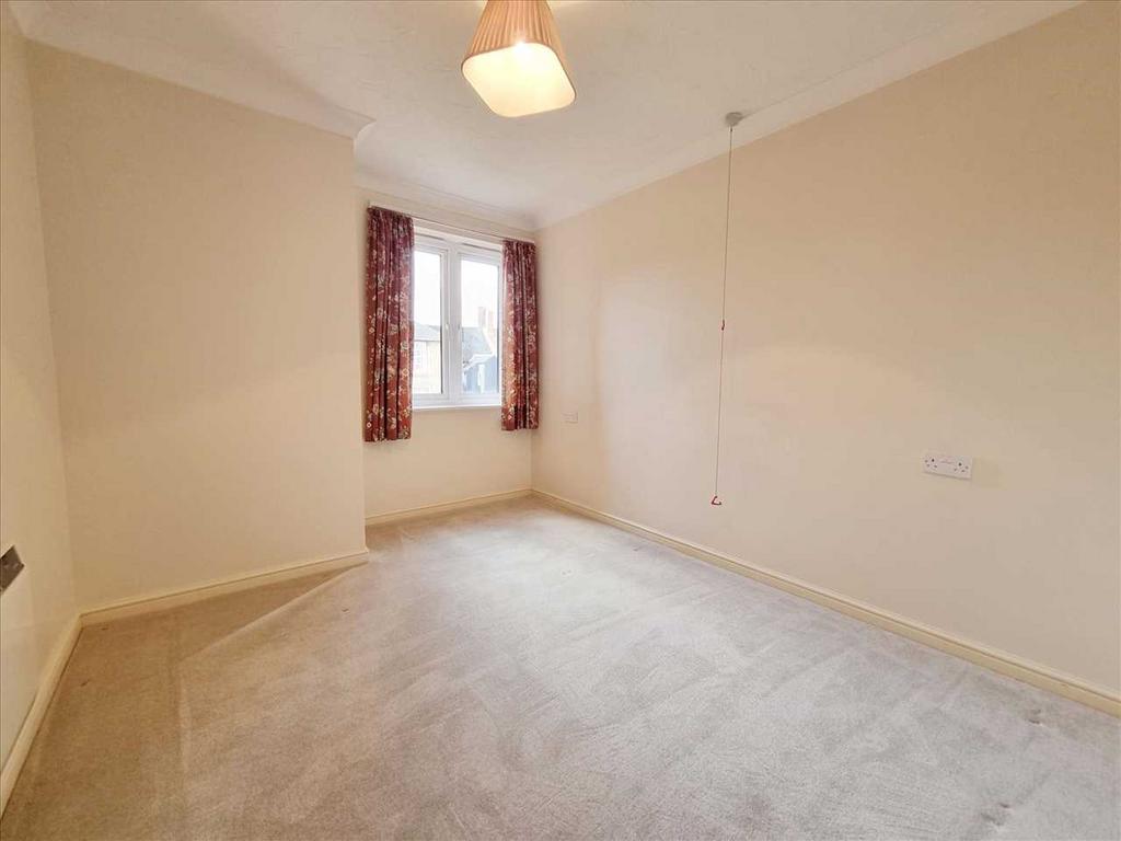 Bedroom 2: