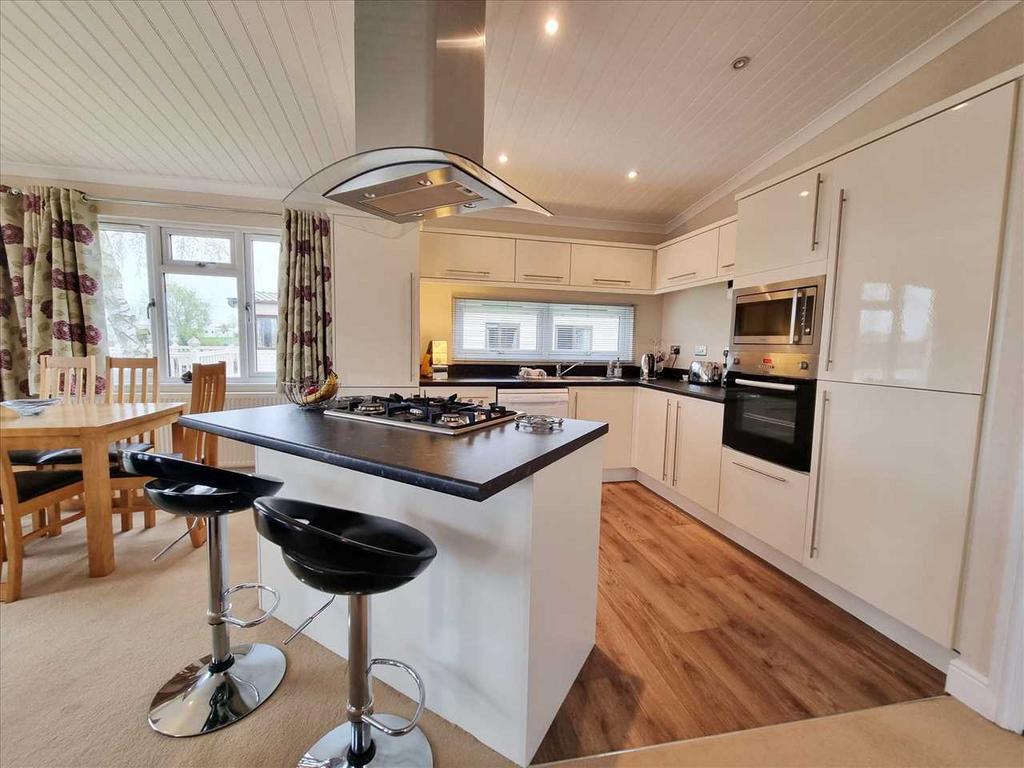 Kitchen Area: