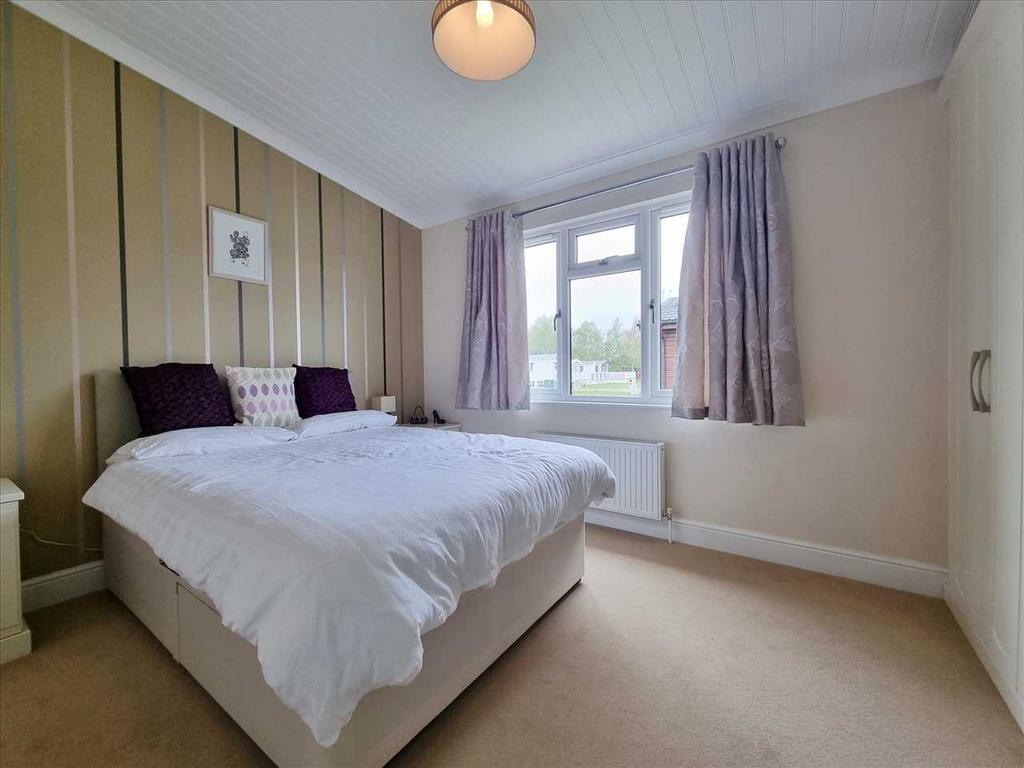 Bedroom 1:
