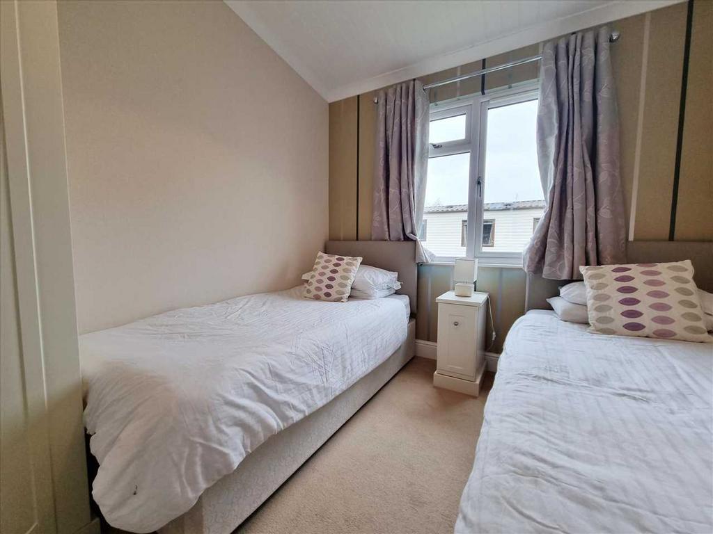 Bedroom 3: