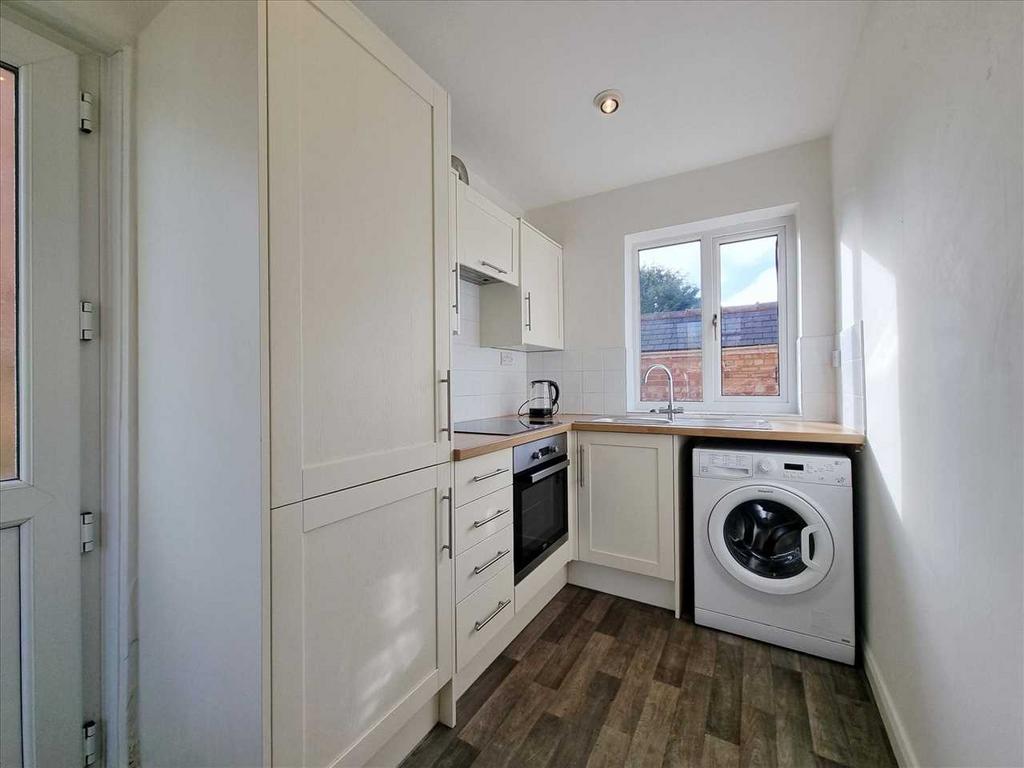 Kitchen: