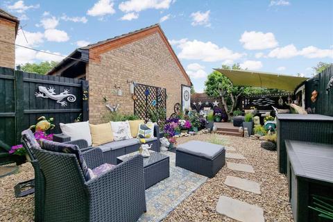 15 Bristol Way, Sleaford, NG34 7AE