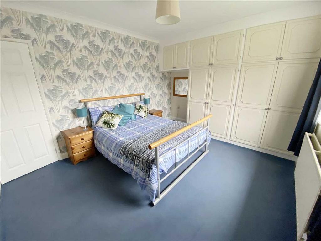 Bedroom 2: