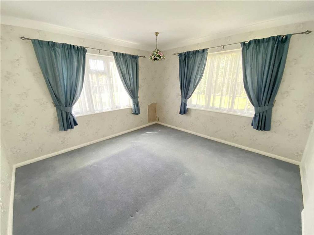 Bedroom 1: