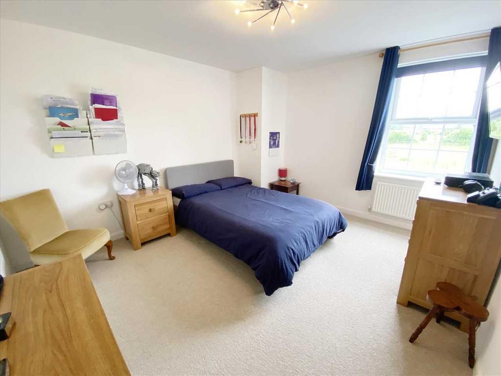 Bedroom 2: