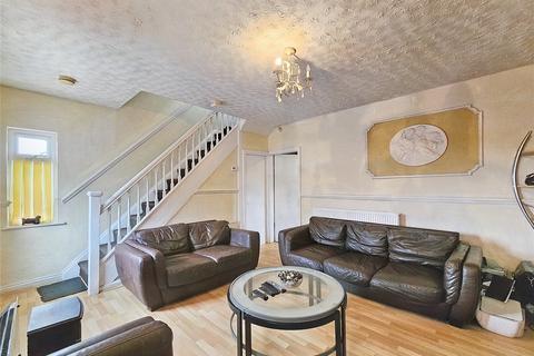 2 bedroom end of terrace house for sale, Limeside Road, Oldham, Greater Manchester, OL8