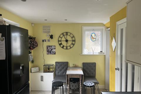 3 bedroom semi-detached house for sale, Holland Road, Hyde