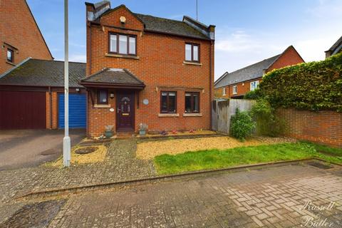 4 bedroom link detached house for sale, Fishers Field, Buckingham