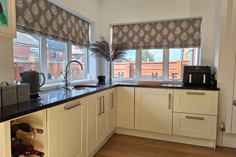 4 bedroom semi-detached house for sale, Birch Avenue, Chadderton, Oldham, Greater Manchester, OL1