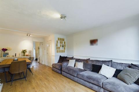 32 Hollywoods, Croydon, CR0 9JJ