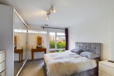 32 Hollywoods, Croydon, CR0 9JJ
