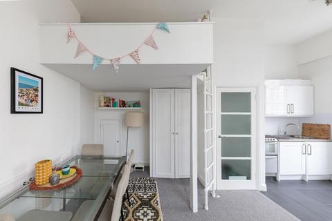 undefined, Gloucester Street, Pimlico, London, SW1V