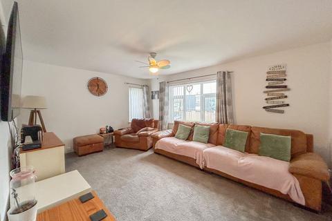 2 bedroom apartment for sale, Thornbury Park, Rogerstone, NP10