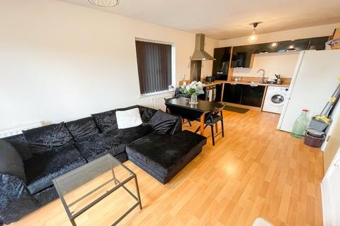 2 bedroom apartment to rent, Manchester, Manchester M22