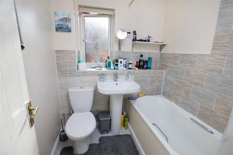 28 Dolver Close, Corby, NN18 8NB