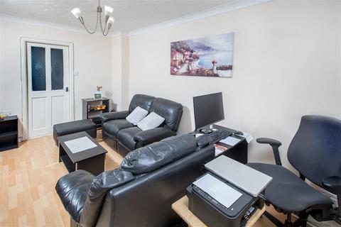 28 Dolver Close, Corby, NN18 8NB