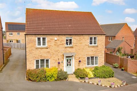 4 bedroom detached house for sale, Windermere Drive, Corby NN18