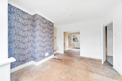 30 Lincoln Road, Erith, DA8 2EE