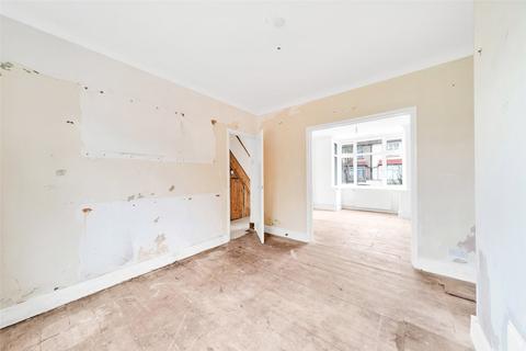 30 Lincoln Road, Erith, DA8 2EE