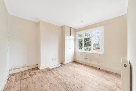 30 Lincoln Road, Erith, DA8 2EE