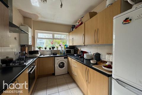 4 bedroom terraced house for sale, Campbell Road, Maidstone