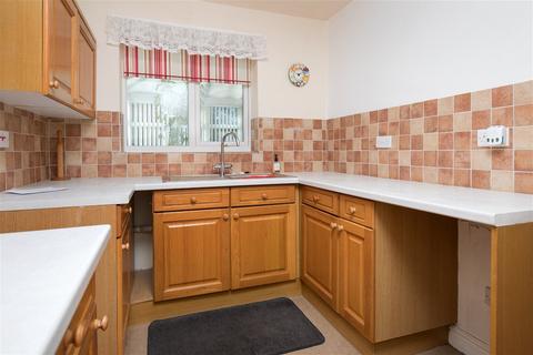 4 bedroom detached house for sale, Charnwood Road, Corby NN17