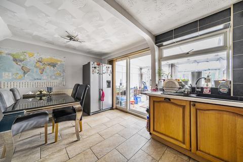 352 Beechings Way, Rainham, Gillingham, ME8 7BG
